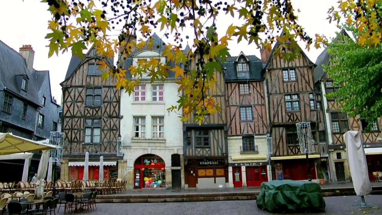Le Balzac / Colbert - Bord De Loire Lejlighed Tours Eksteriør billede